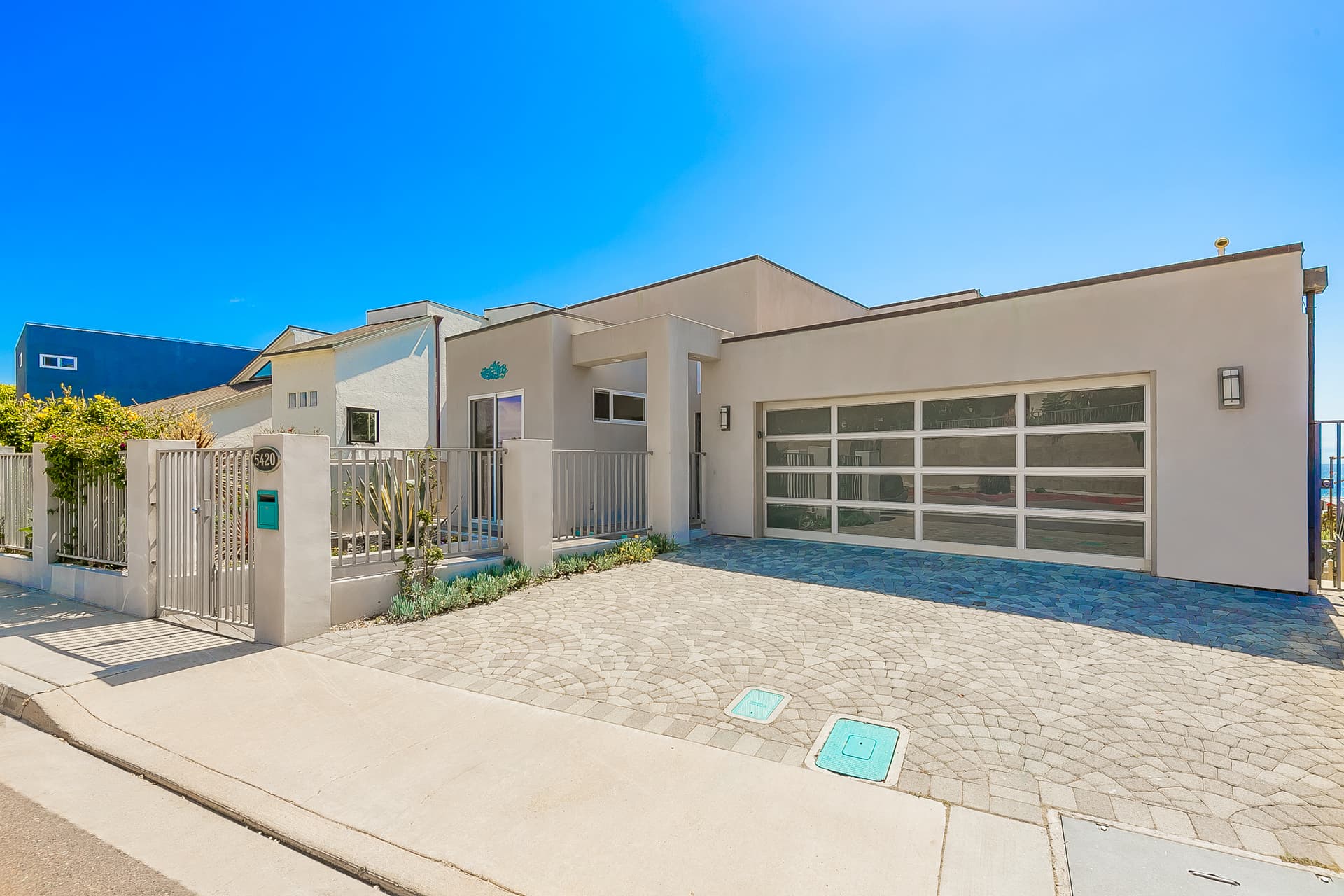 Chelsea House - Image 2