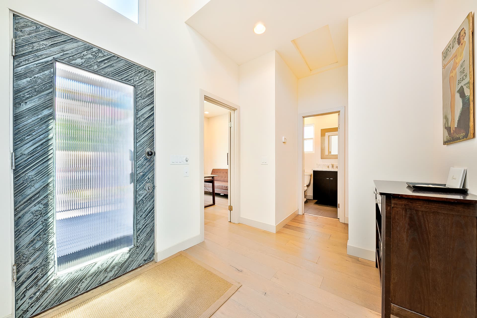 Chelsea House - Image 4