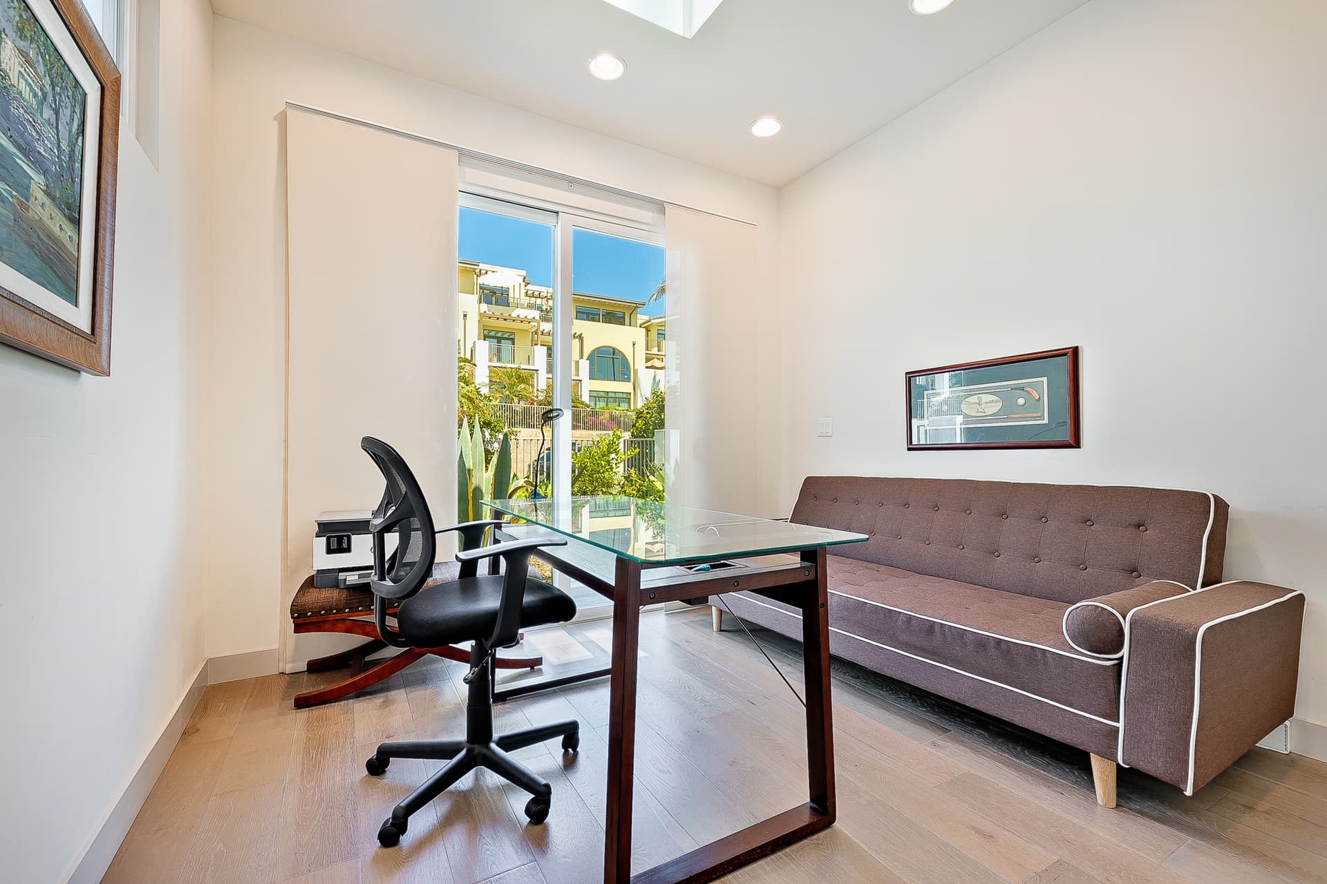 Chelsea House - Image 5