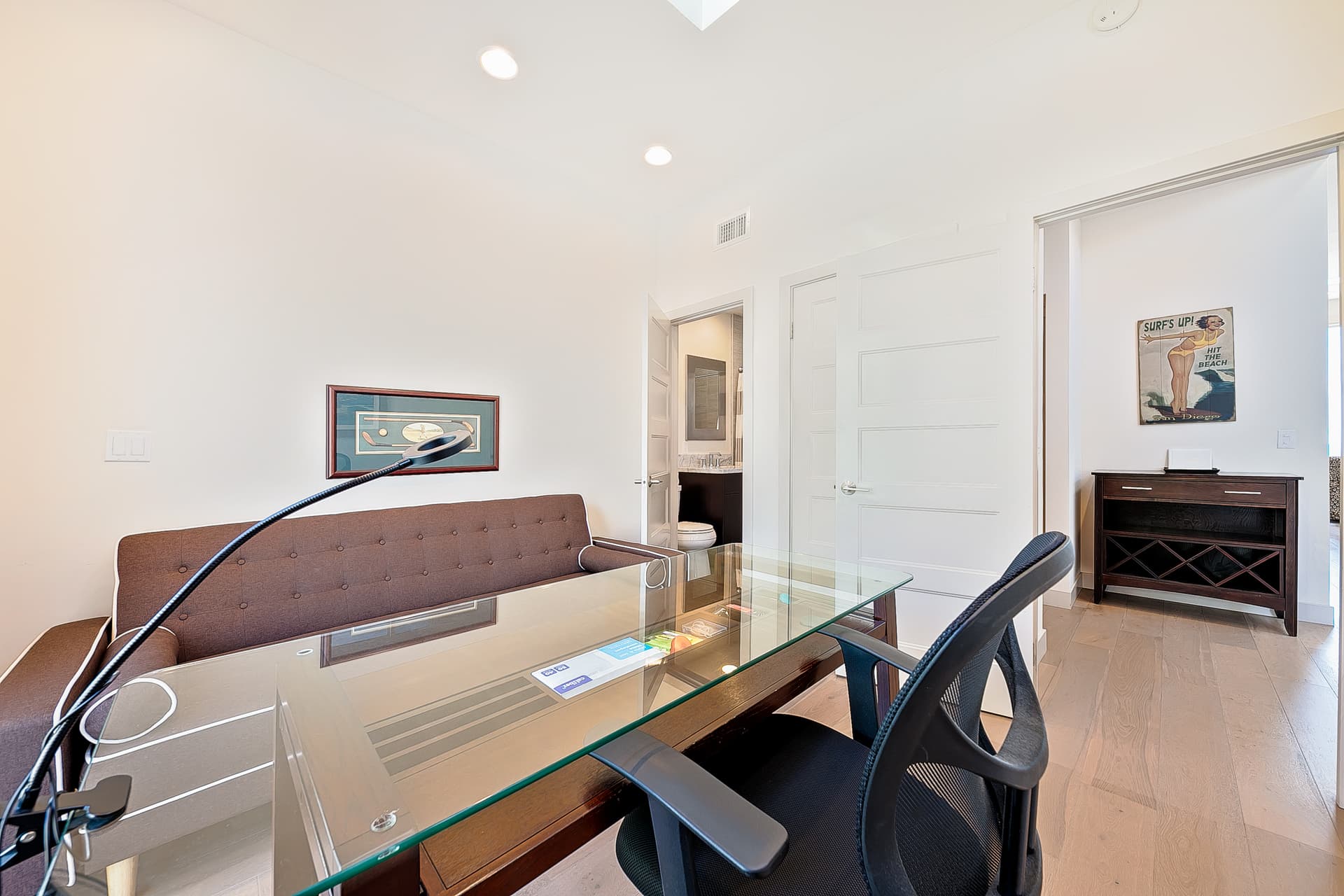 Chelsea House - Image 6