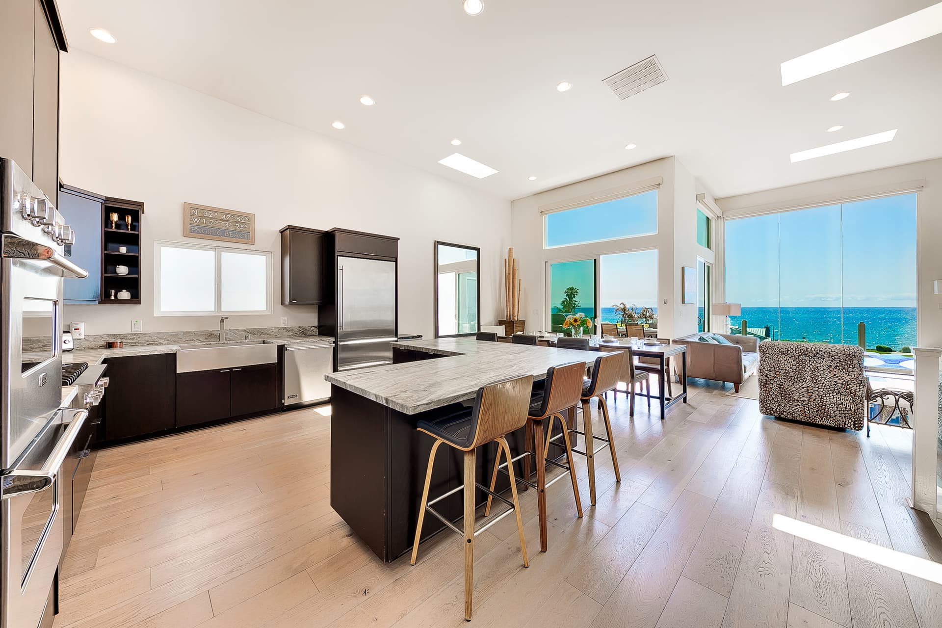 Chelsea House - Image 8