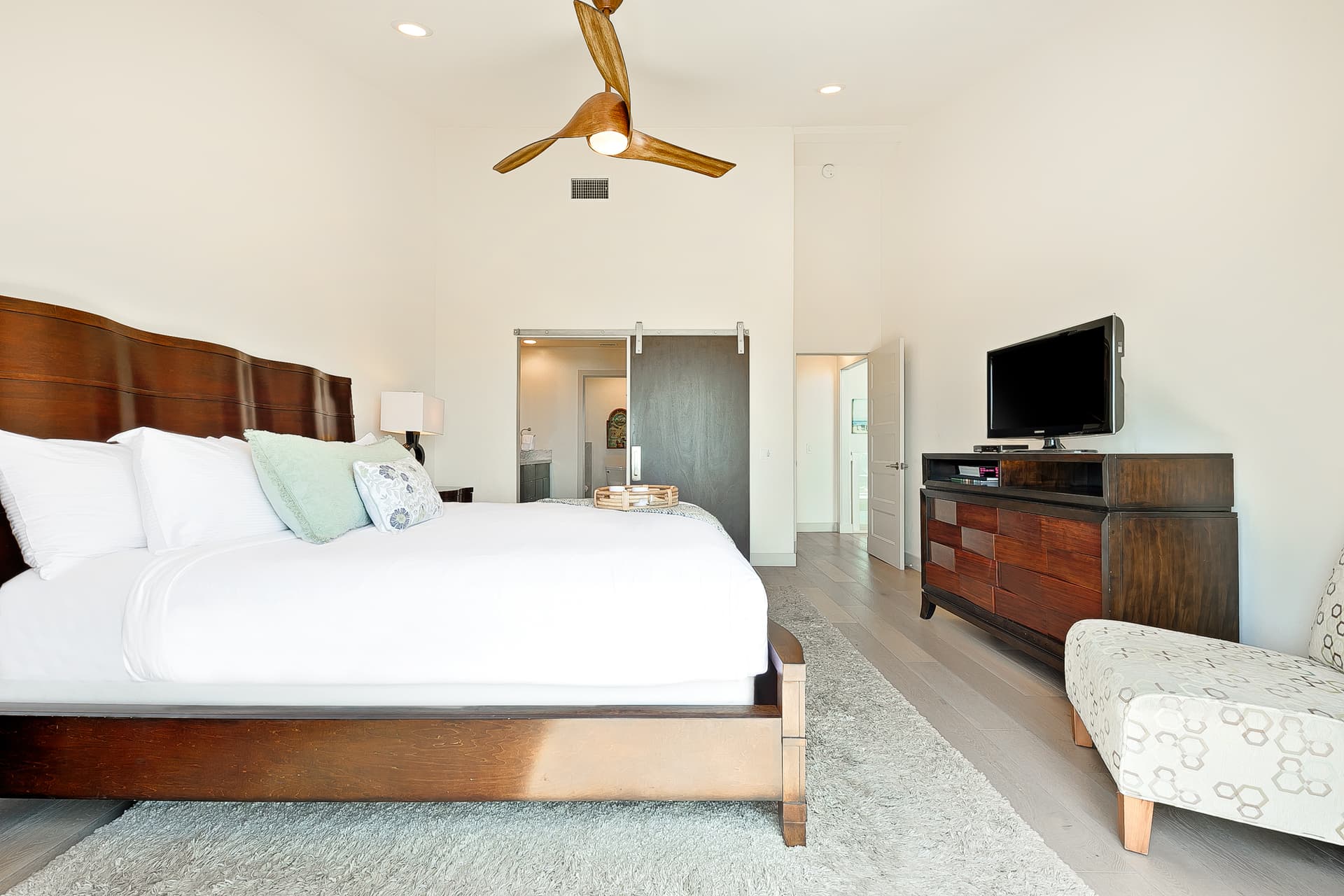 Chelsea House - Image 19