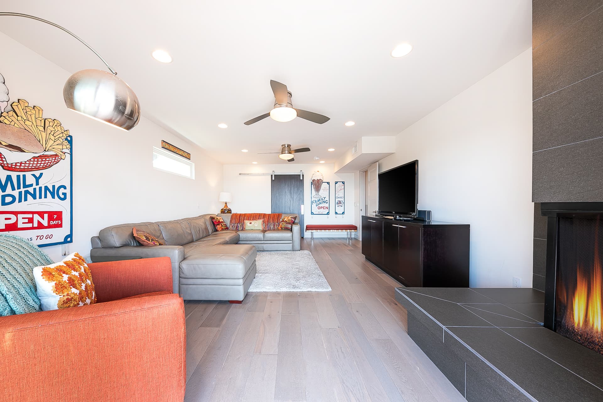 Chelsea House - Image 30