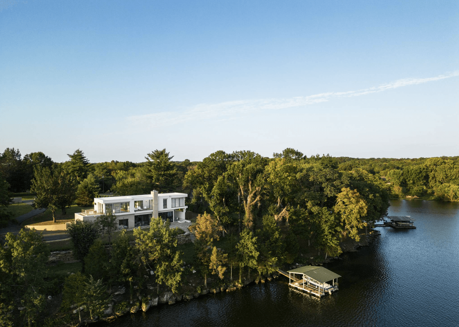 Nashville Lakeside Modern - Image 2