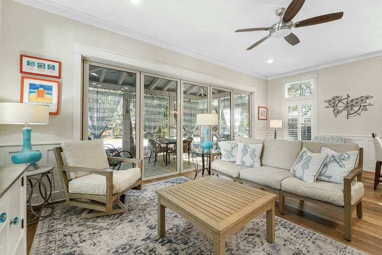 Connecticut Yankee - Image 4