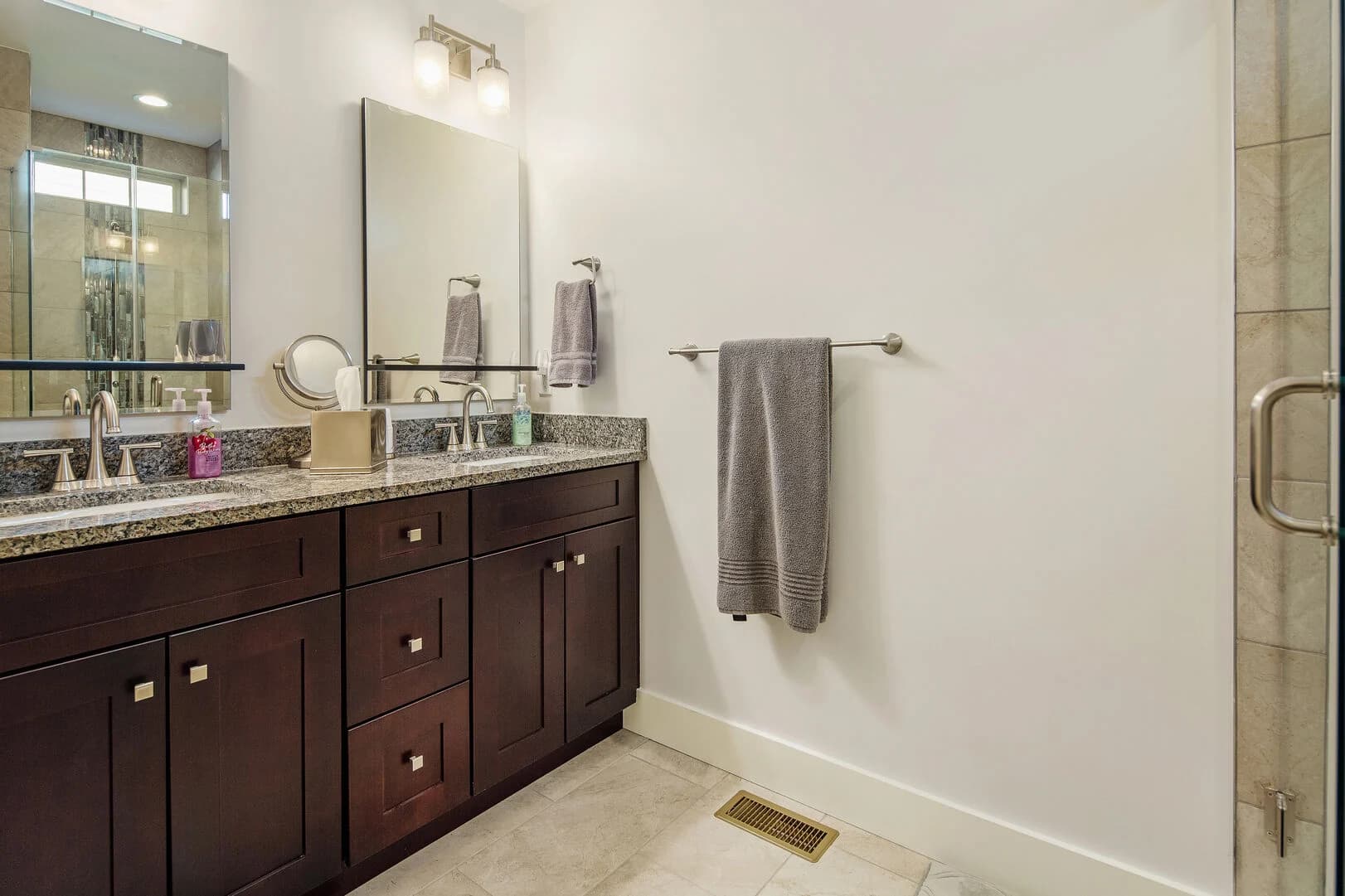 Hilltop Splendor House - Image 17