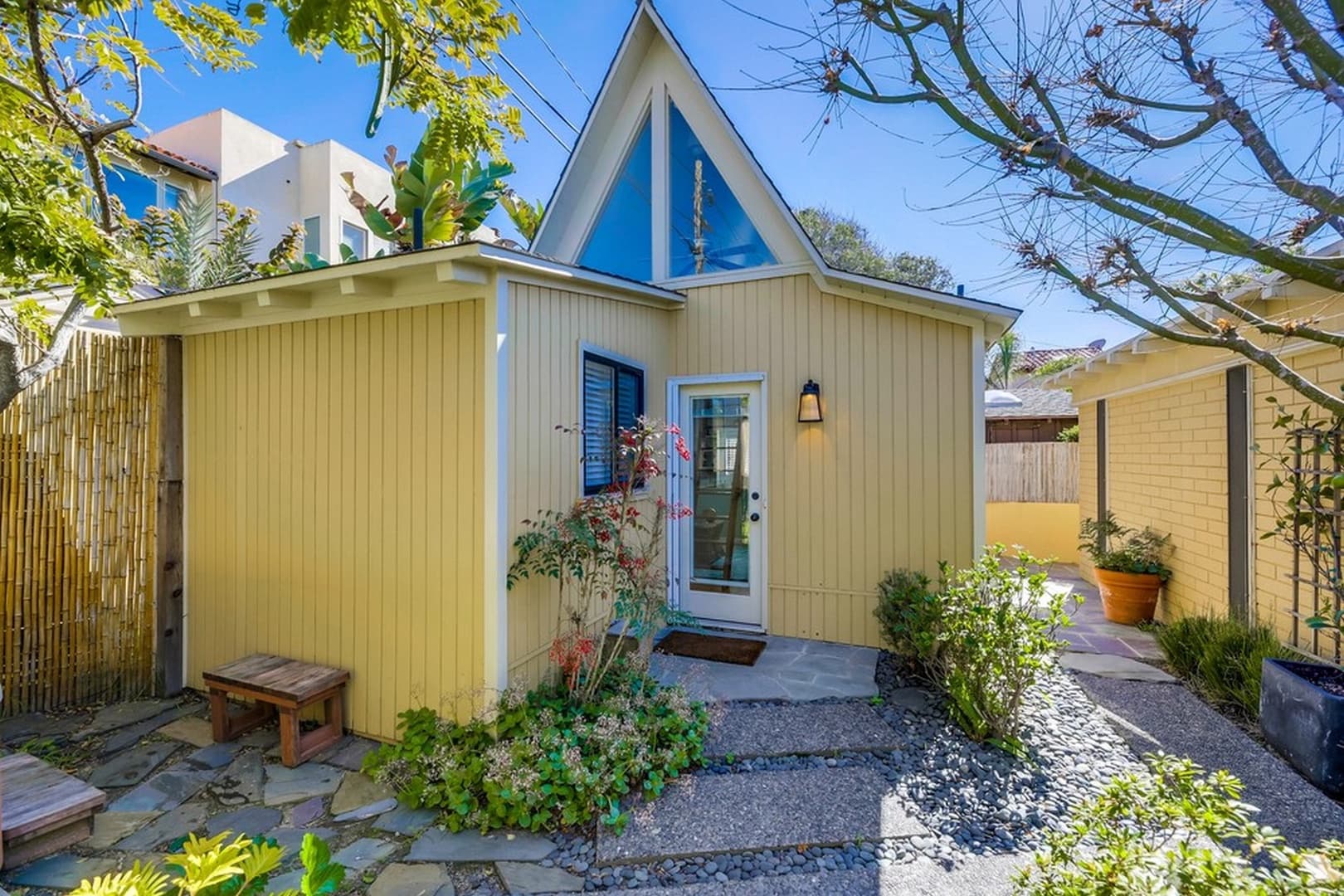 Summer Sea Home - Image 25