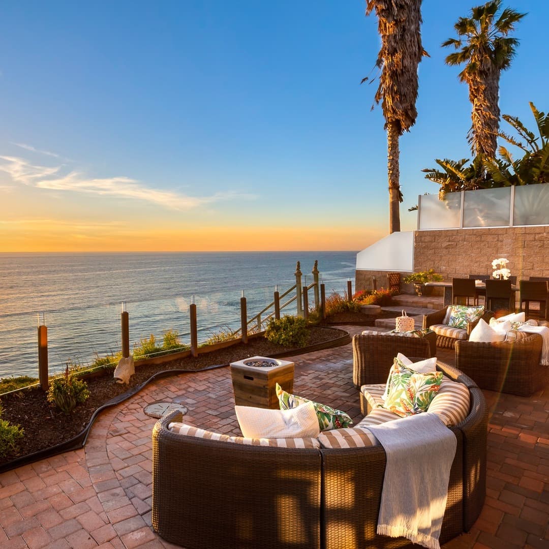 Mahogany Manor - Image 1