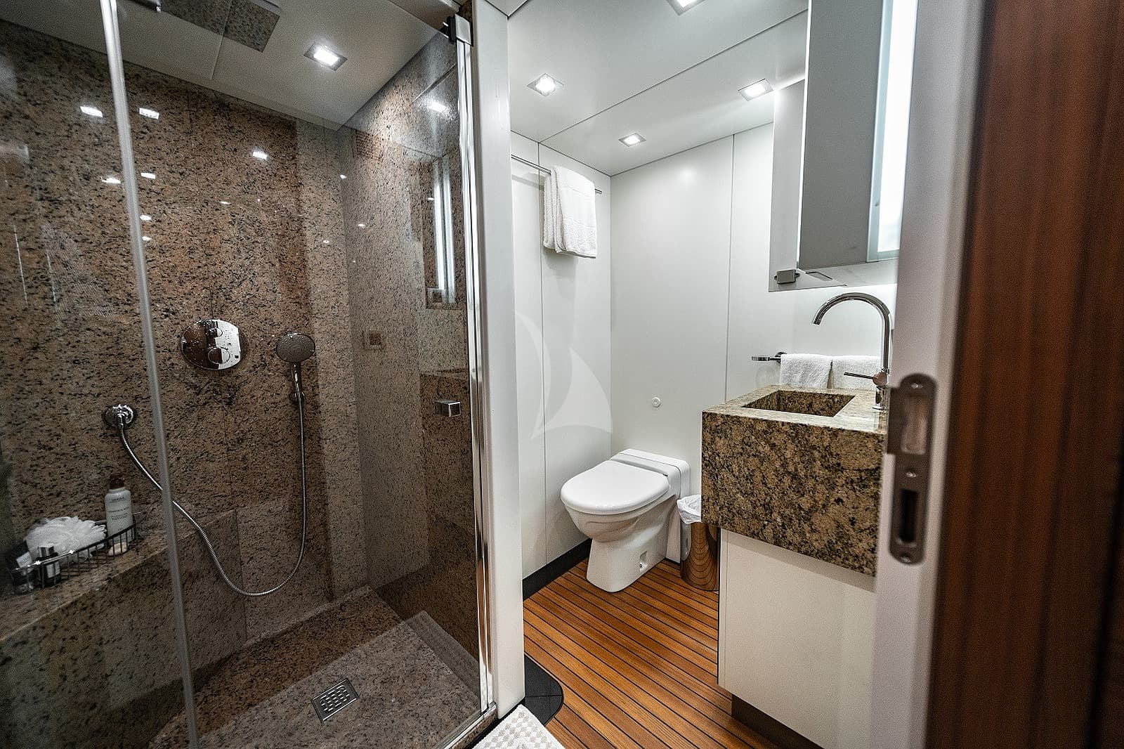 Sea Axis Yacht - Image 36