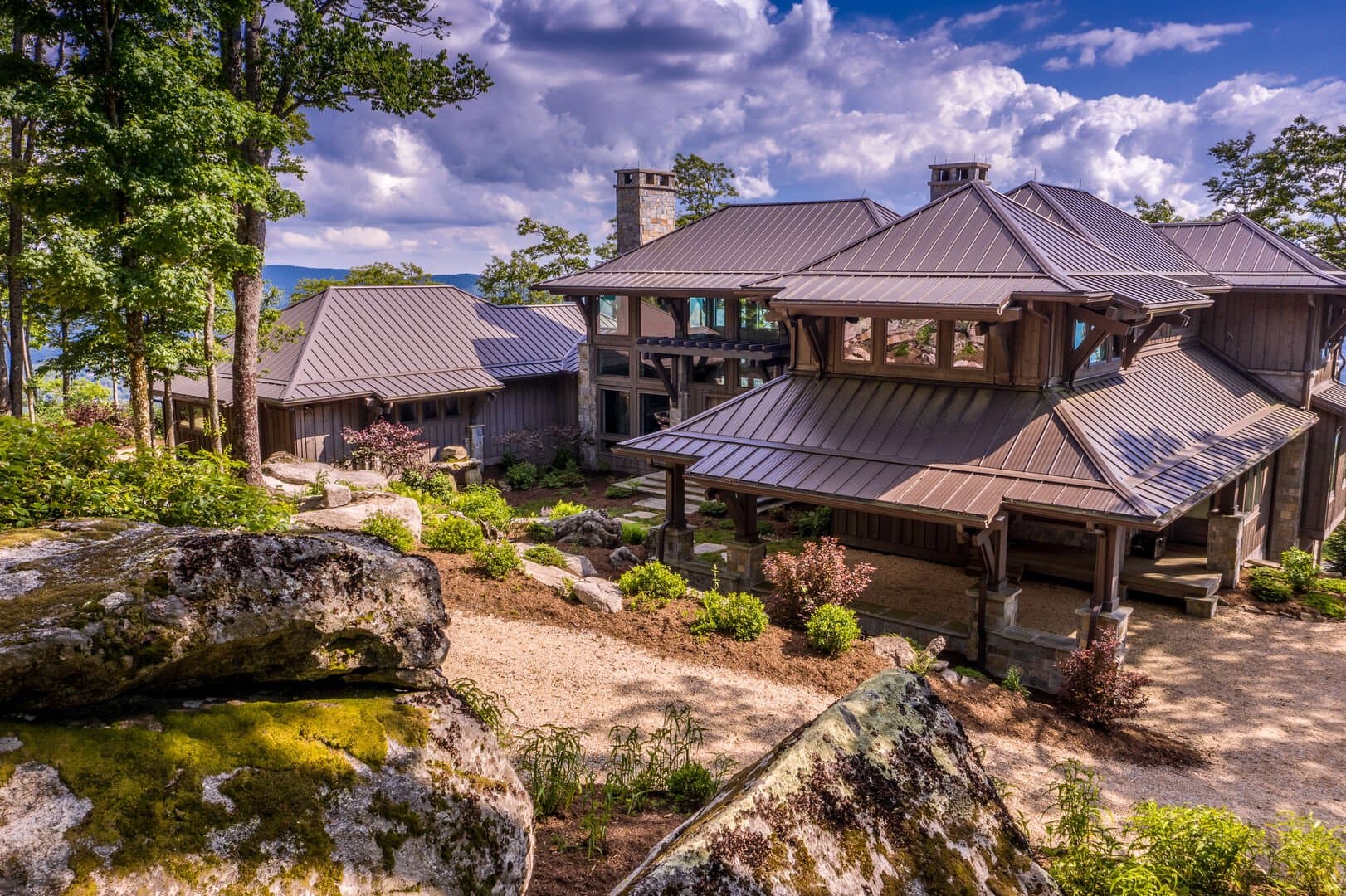 Outside Inn Place - Image 3