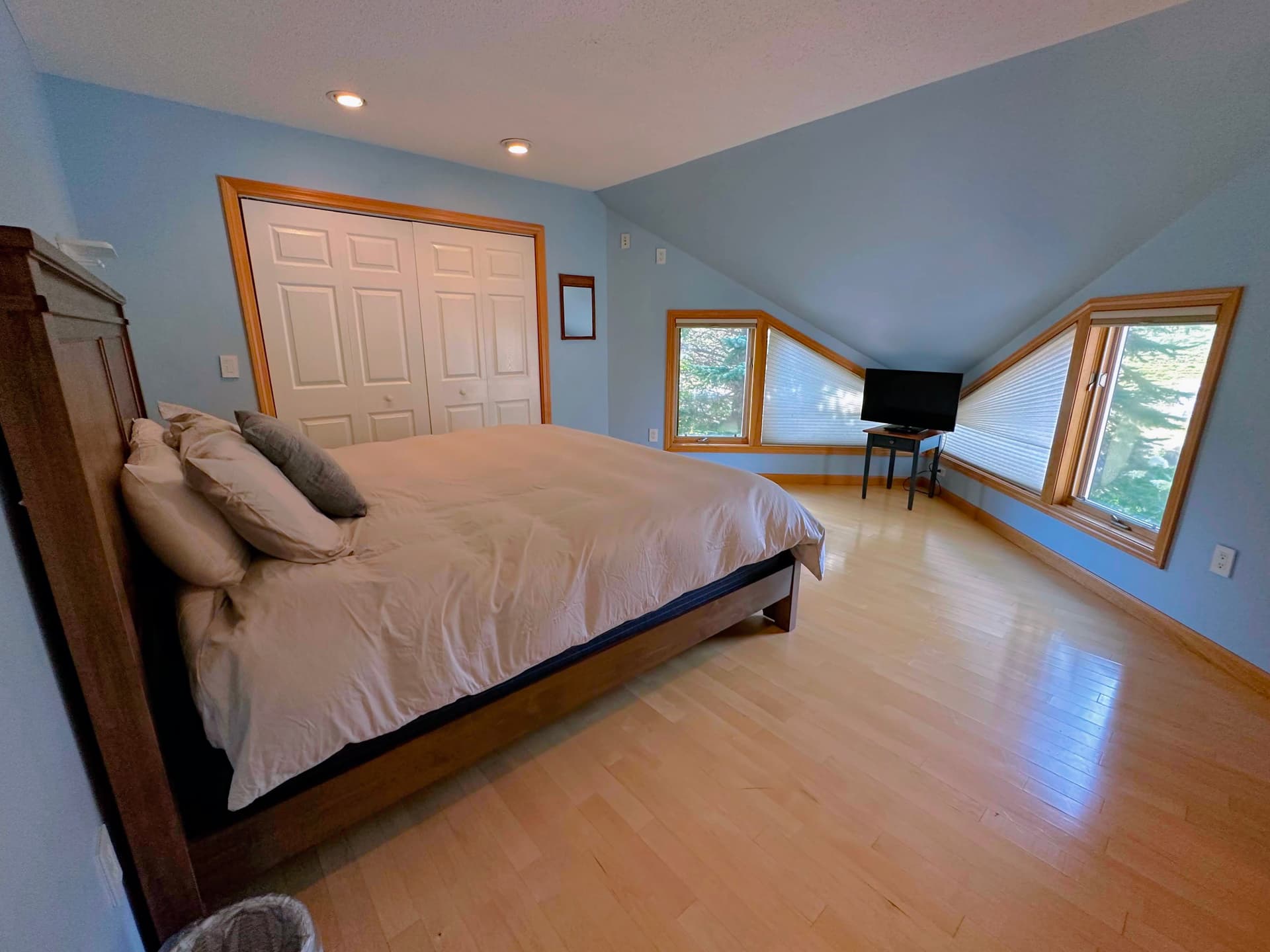 Base Station House - Image 21