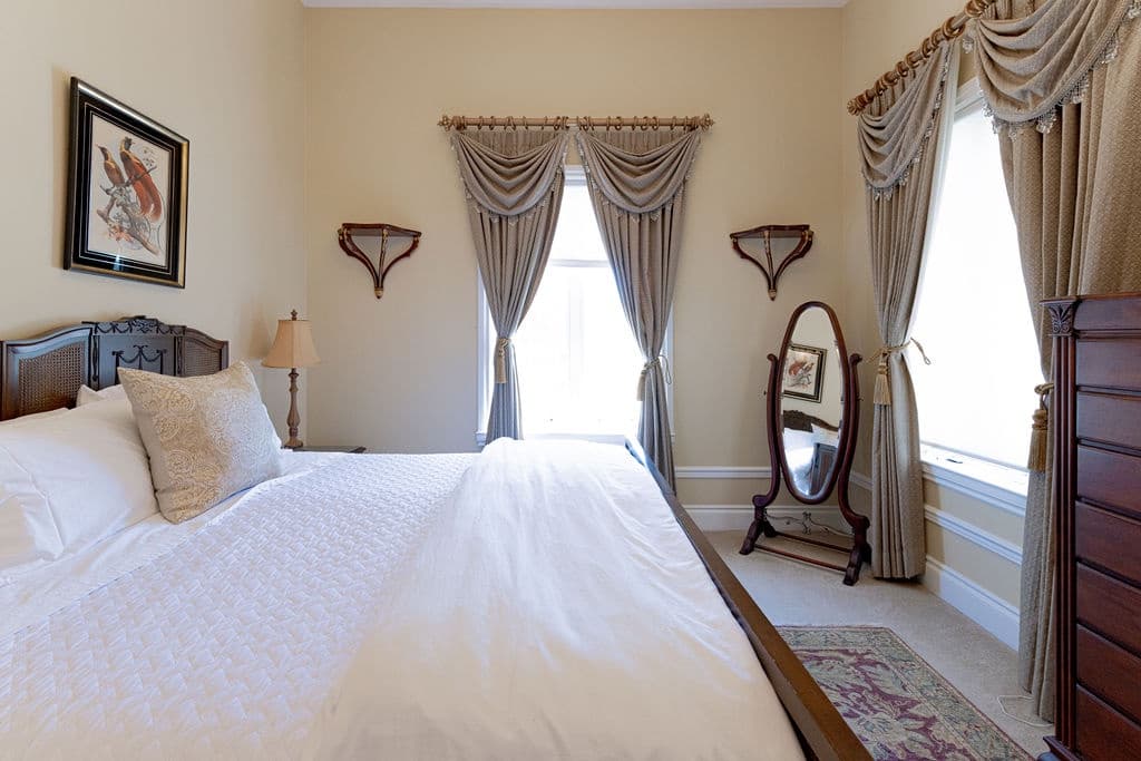 French Polo Manor - Image 20