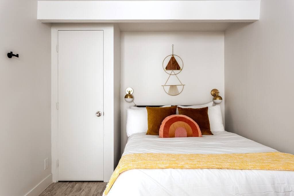 Golden Gem House - Image 38