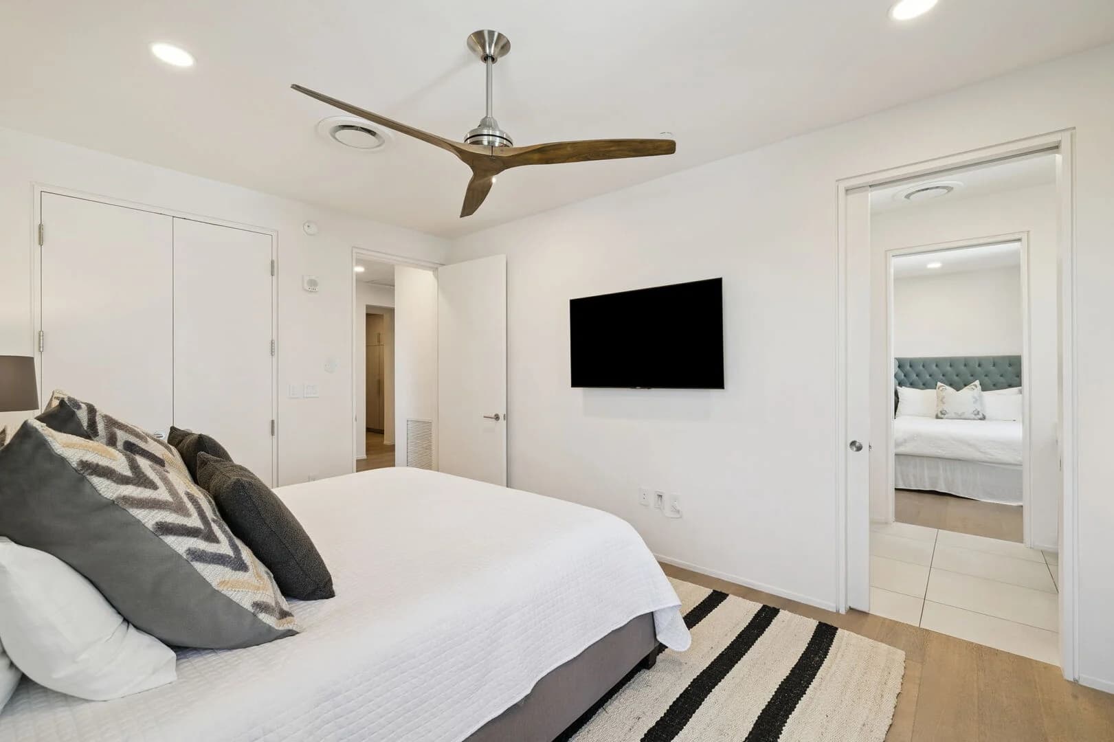 Viridian Penthouse #402 - Image 22