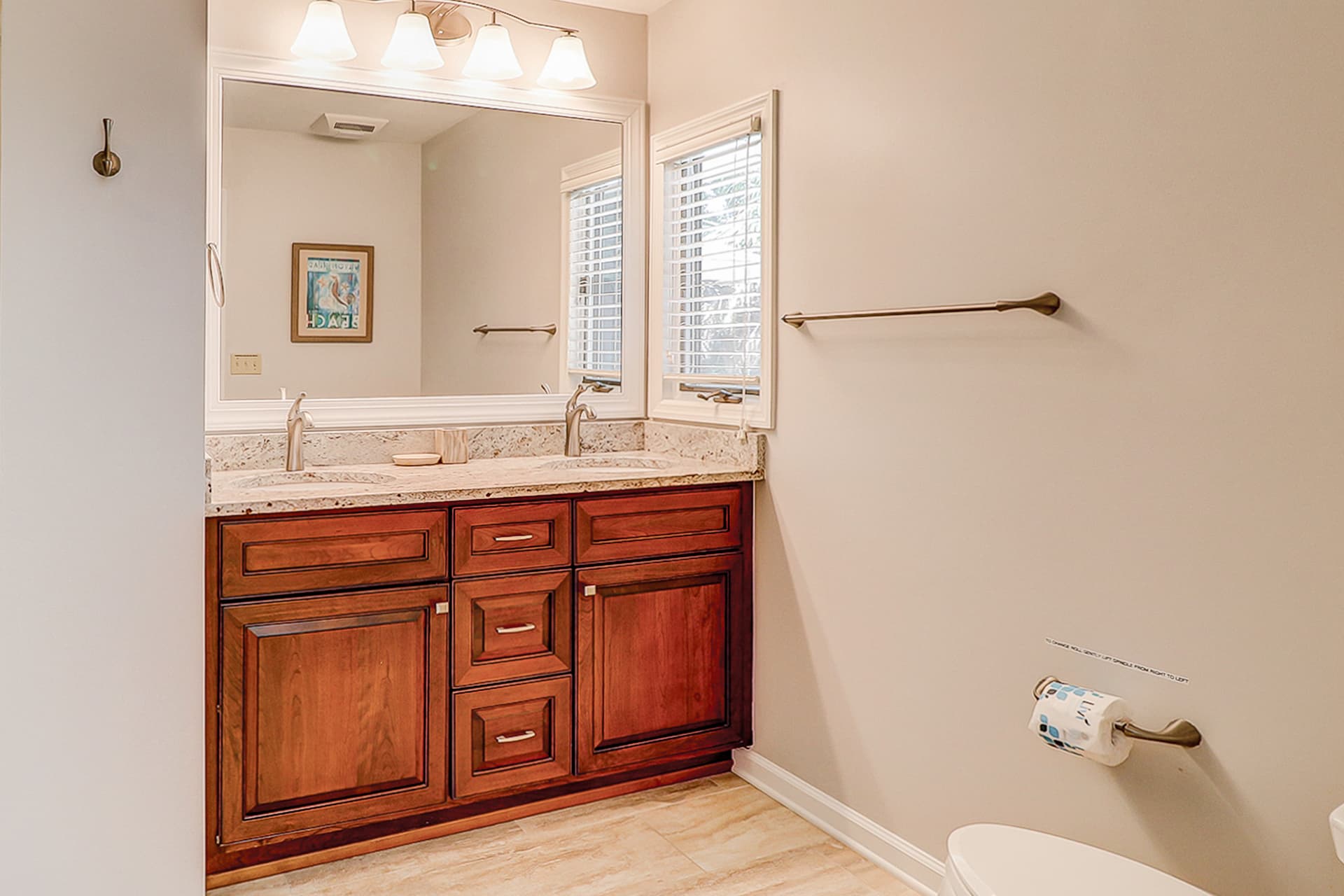 Sea Lane Home - Image 8