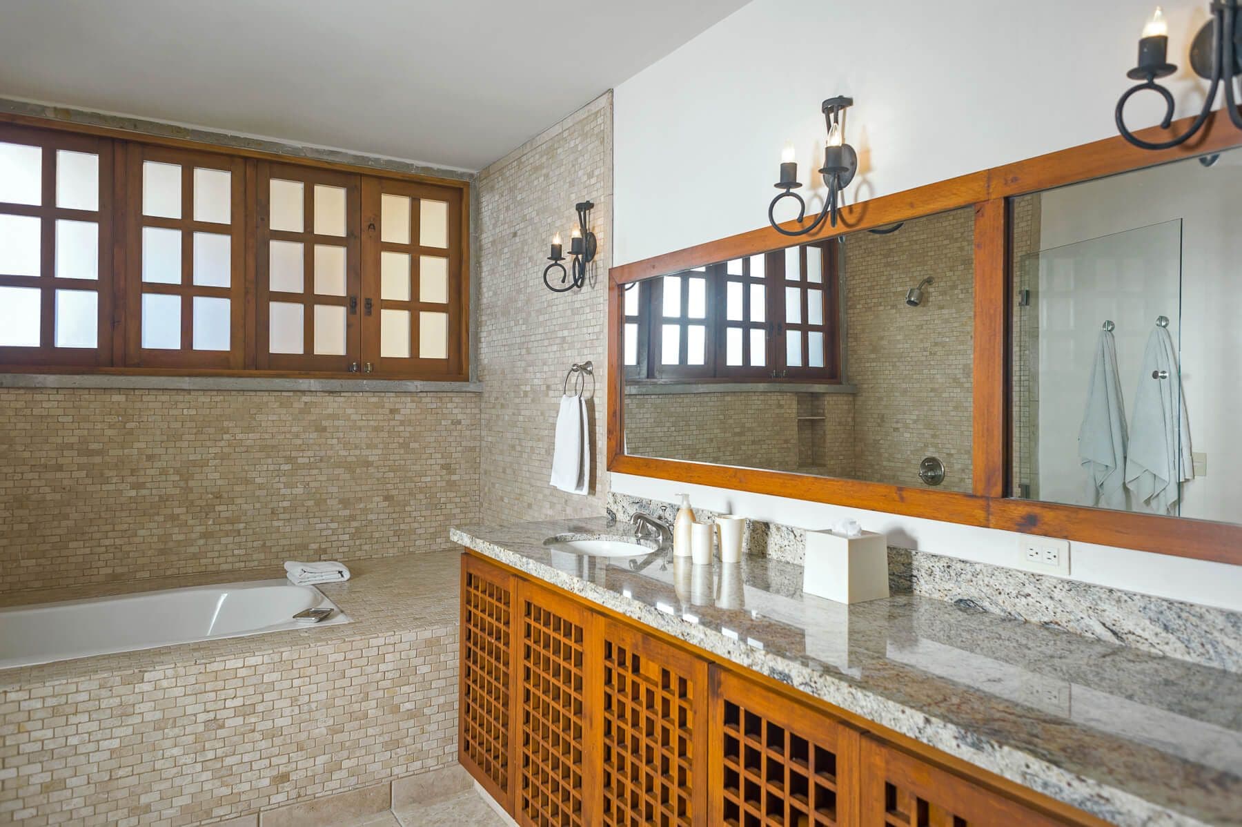 Rosa Amarilla Manor - Image 21