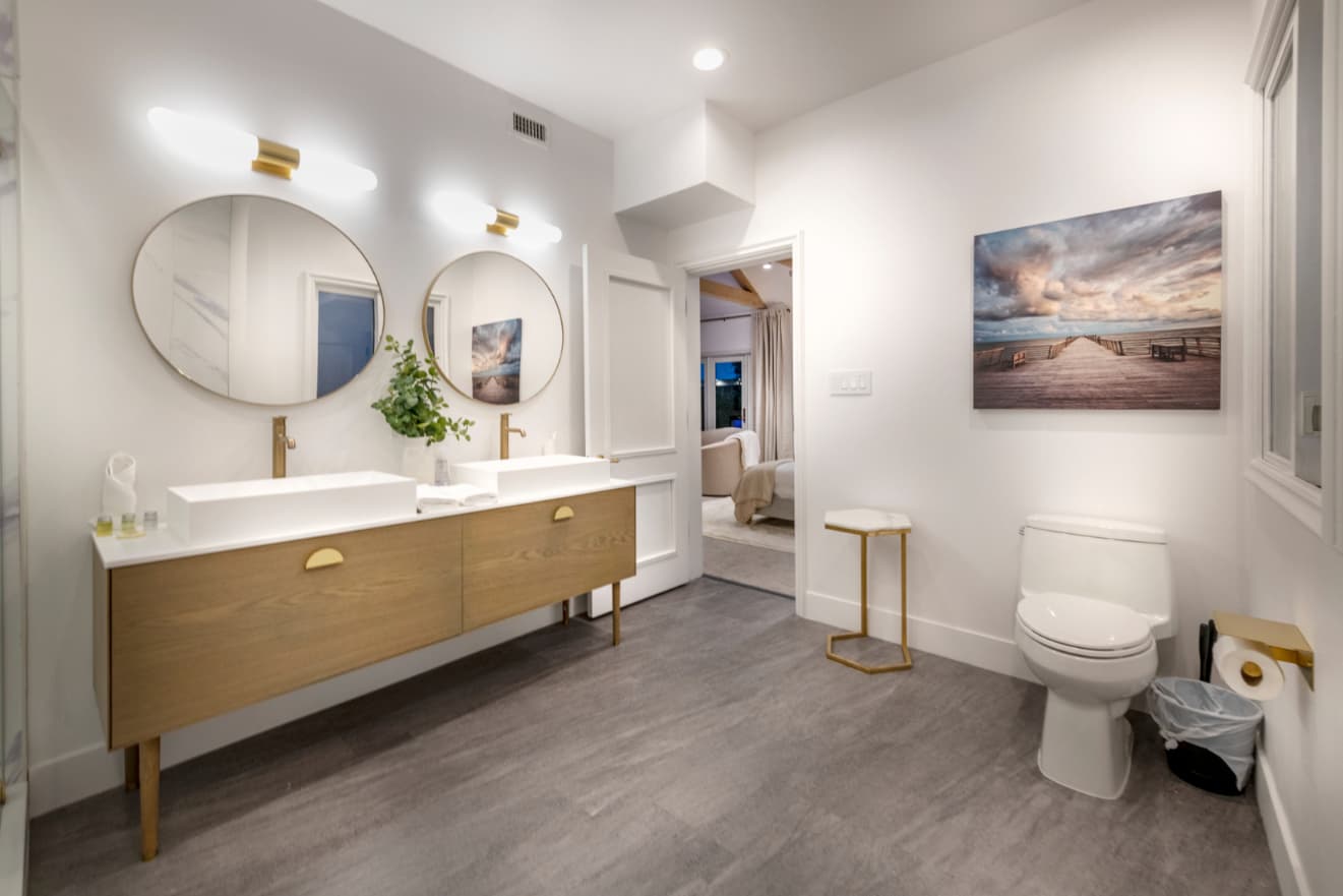 Reef Mall Villa - Image 43