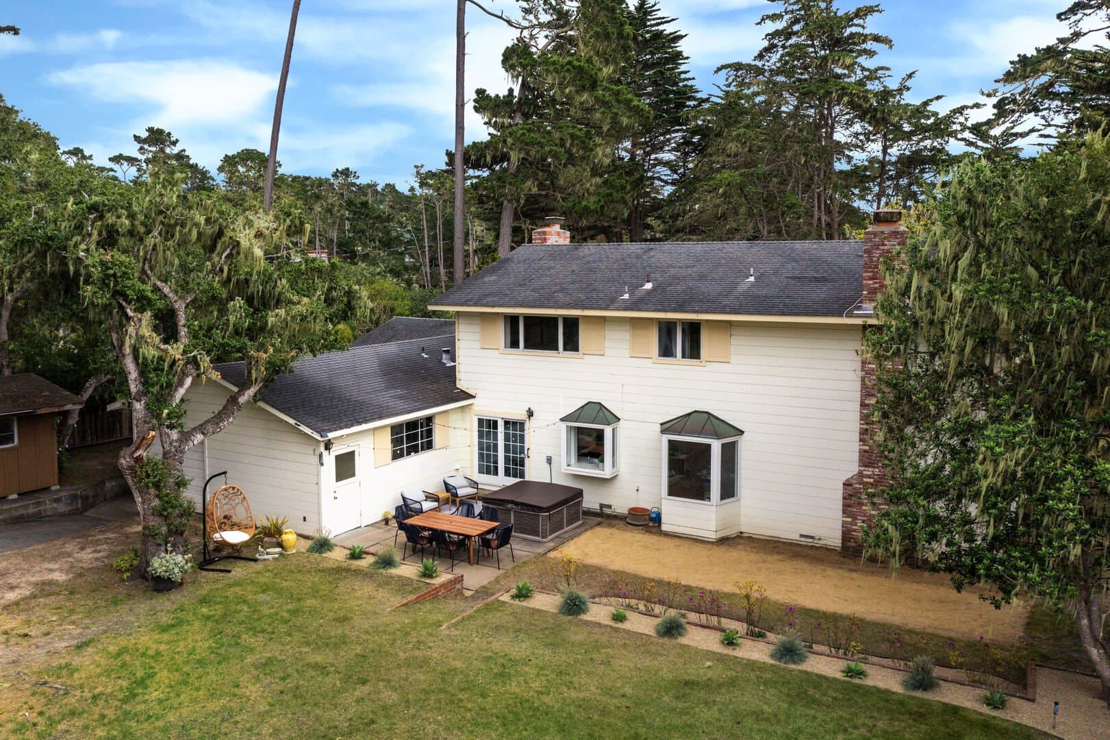 Pebble Modern Home - Image 41