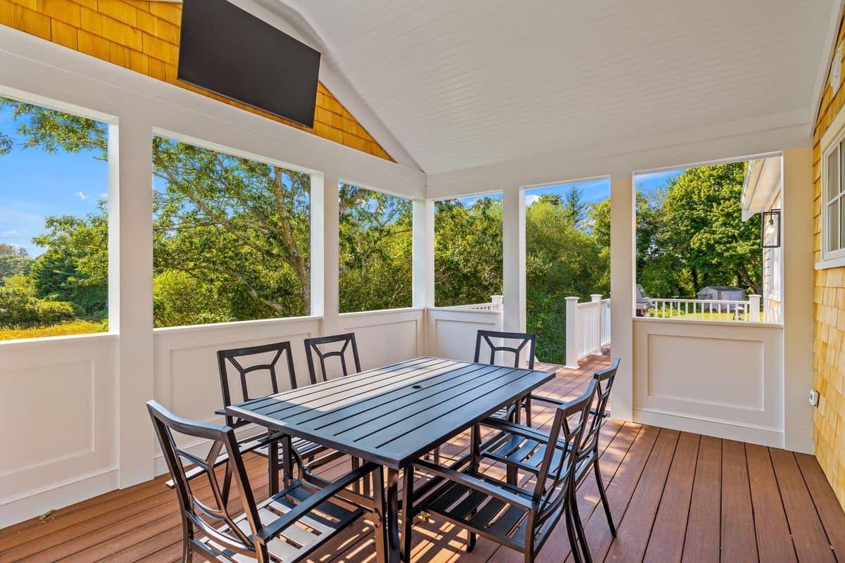 Down Easy - Image 20