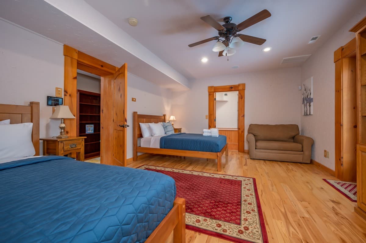 Chateau Laurel - Image 34