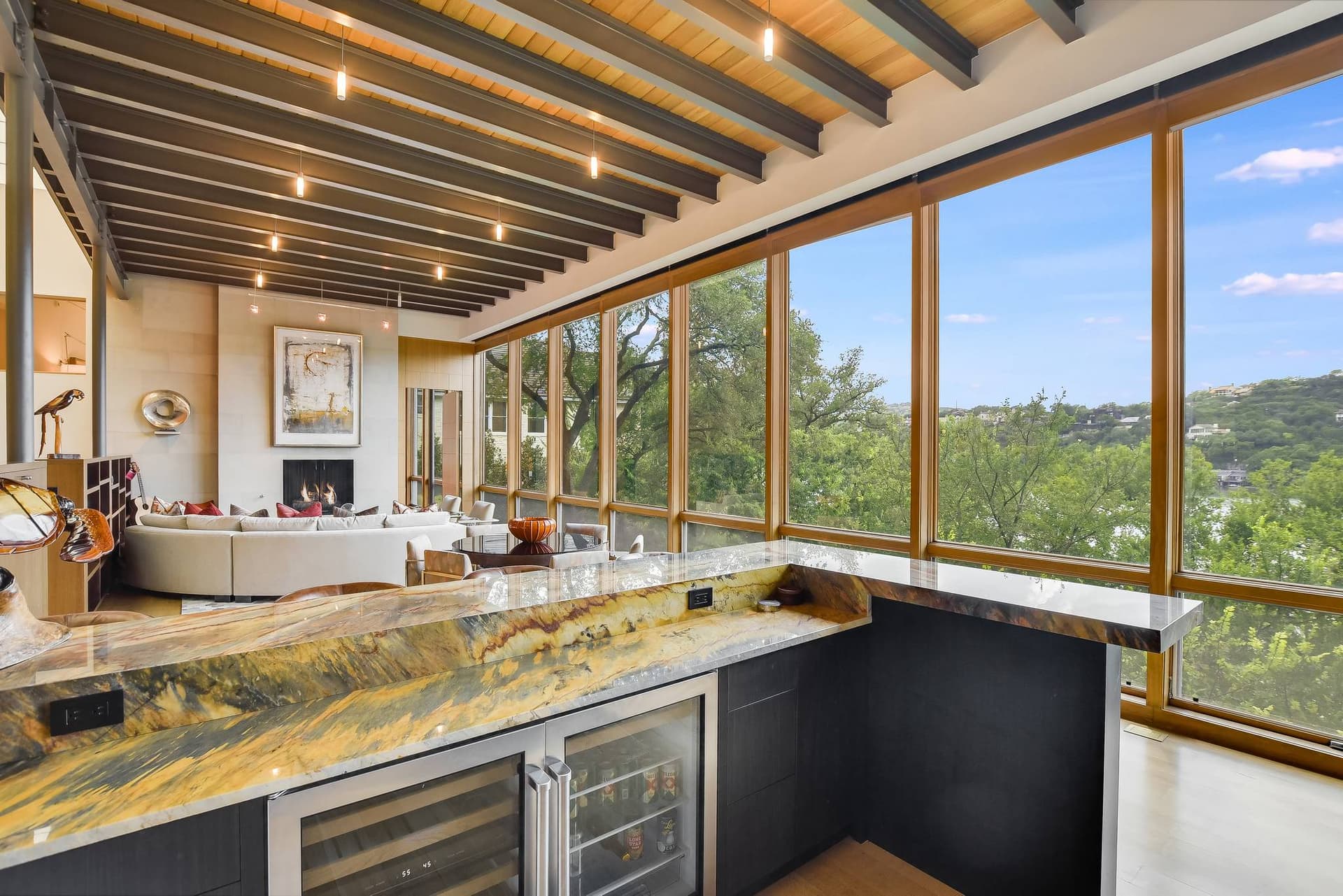 Waterfalls on the Lake Villa - Image 8