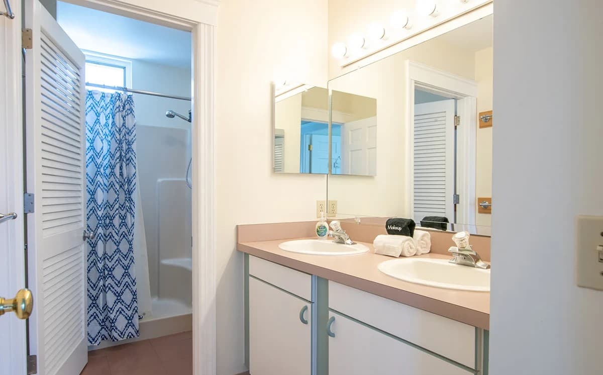 Beach House - Image 16