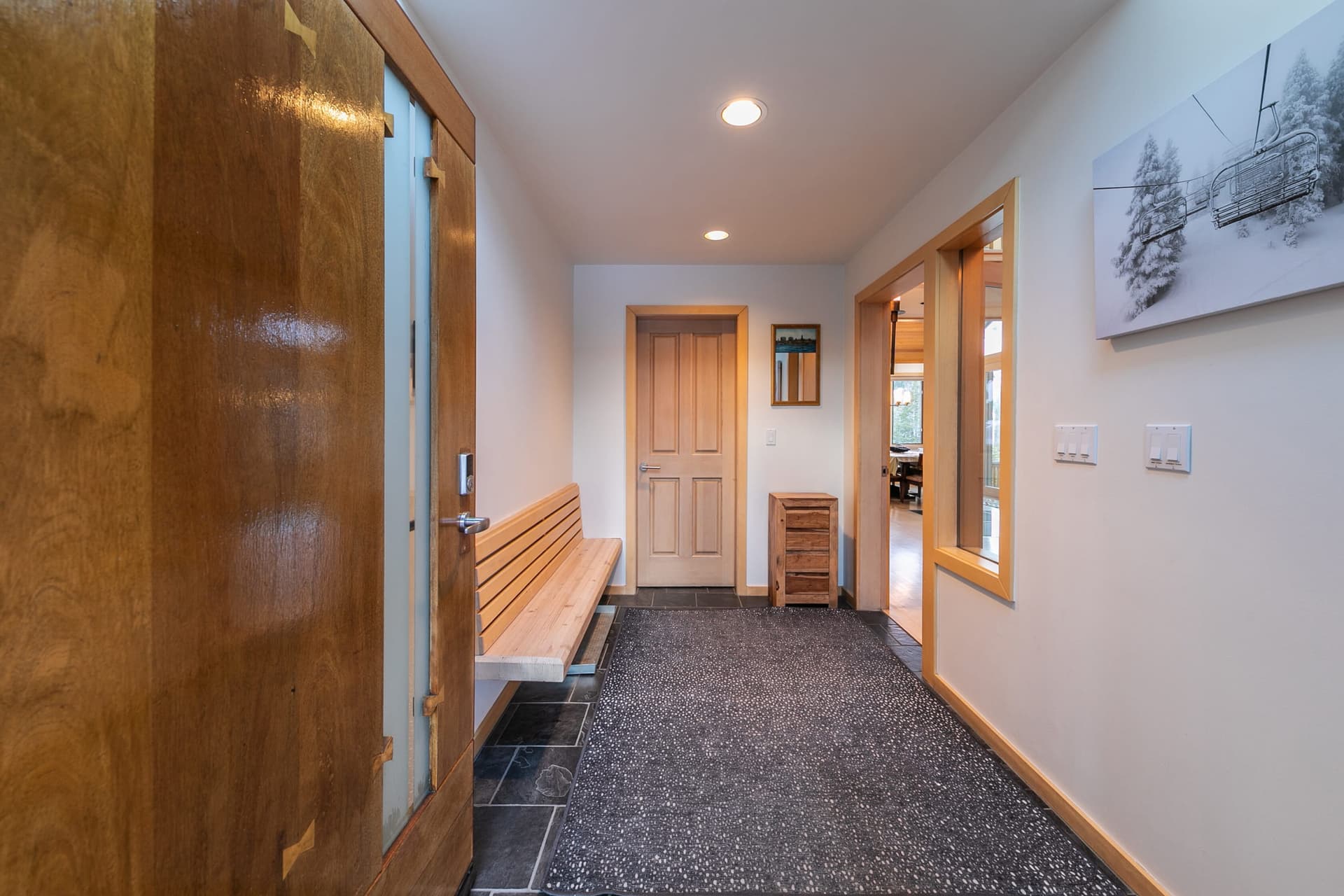 Bright Alpine Retreat - Image 6