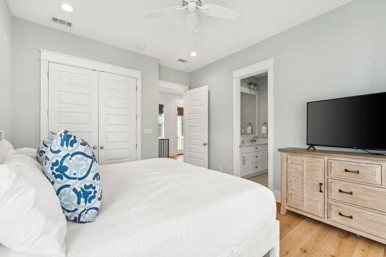 Beach Please - Image 16