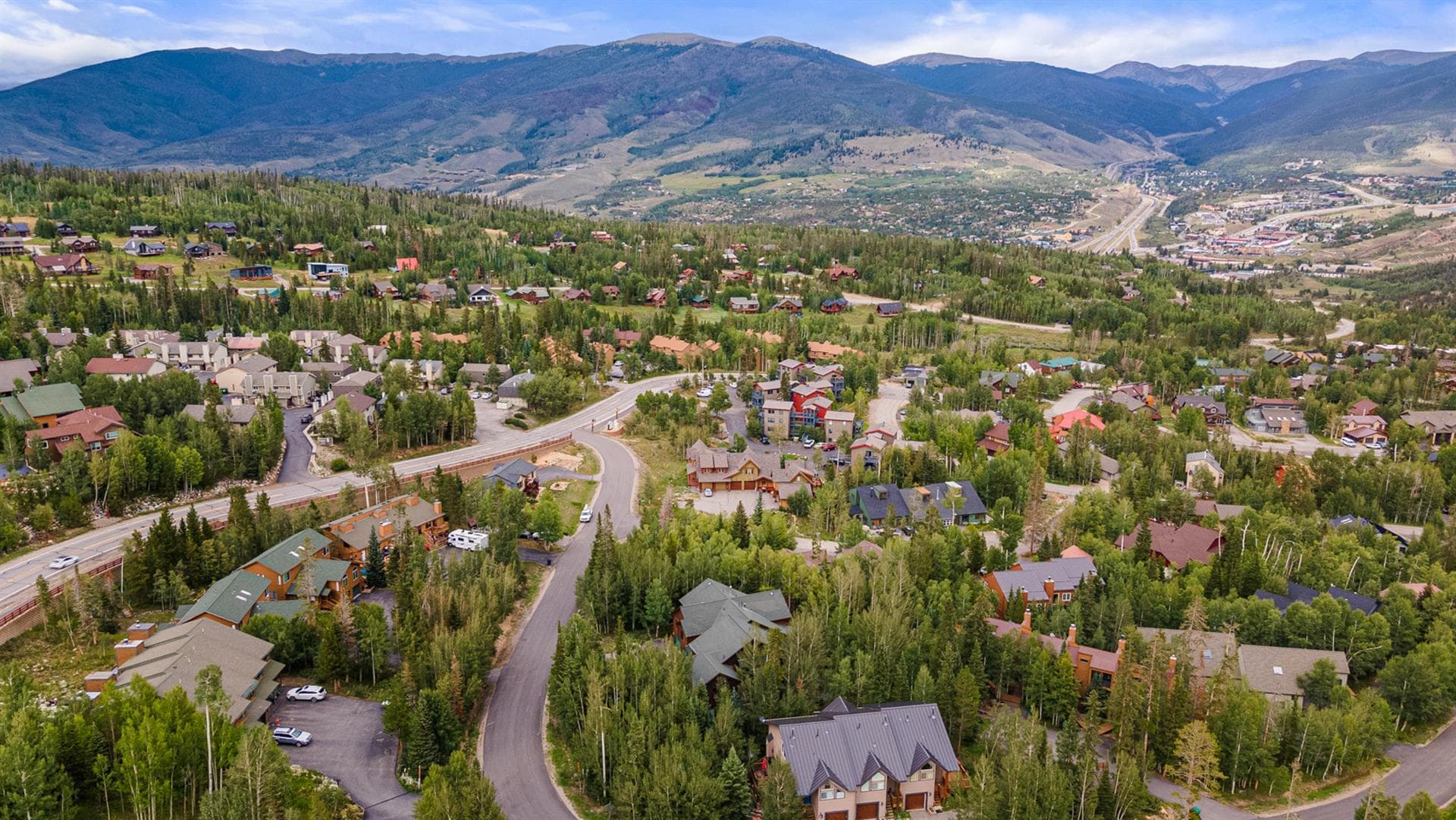 Burgundy House - Image 78