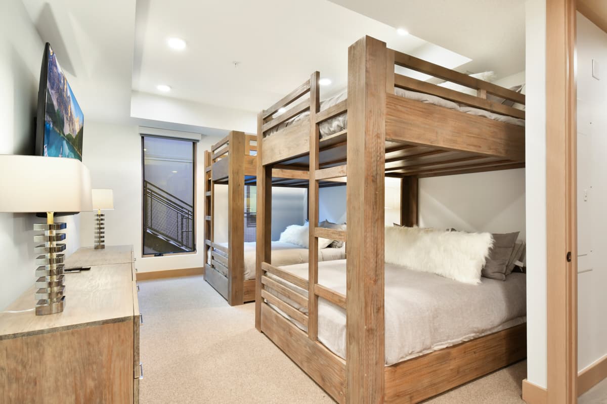 Kings Crown #201B - Image 18