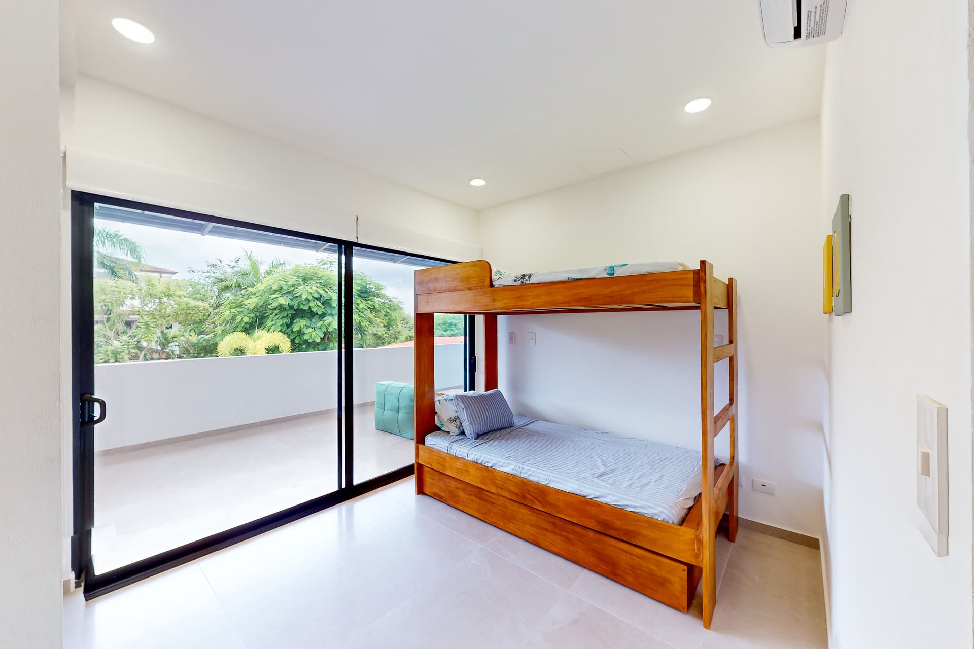 Coral Deluxe - Image 26