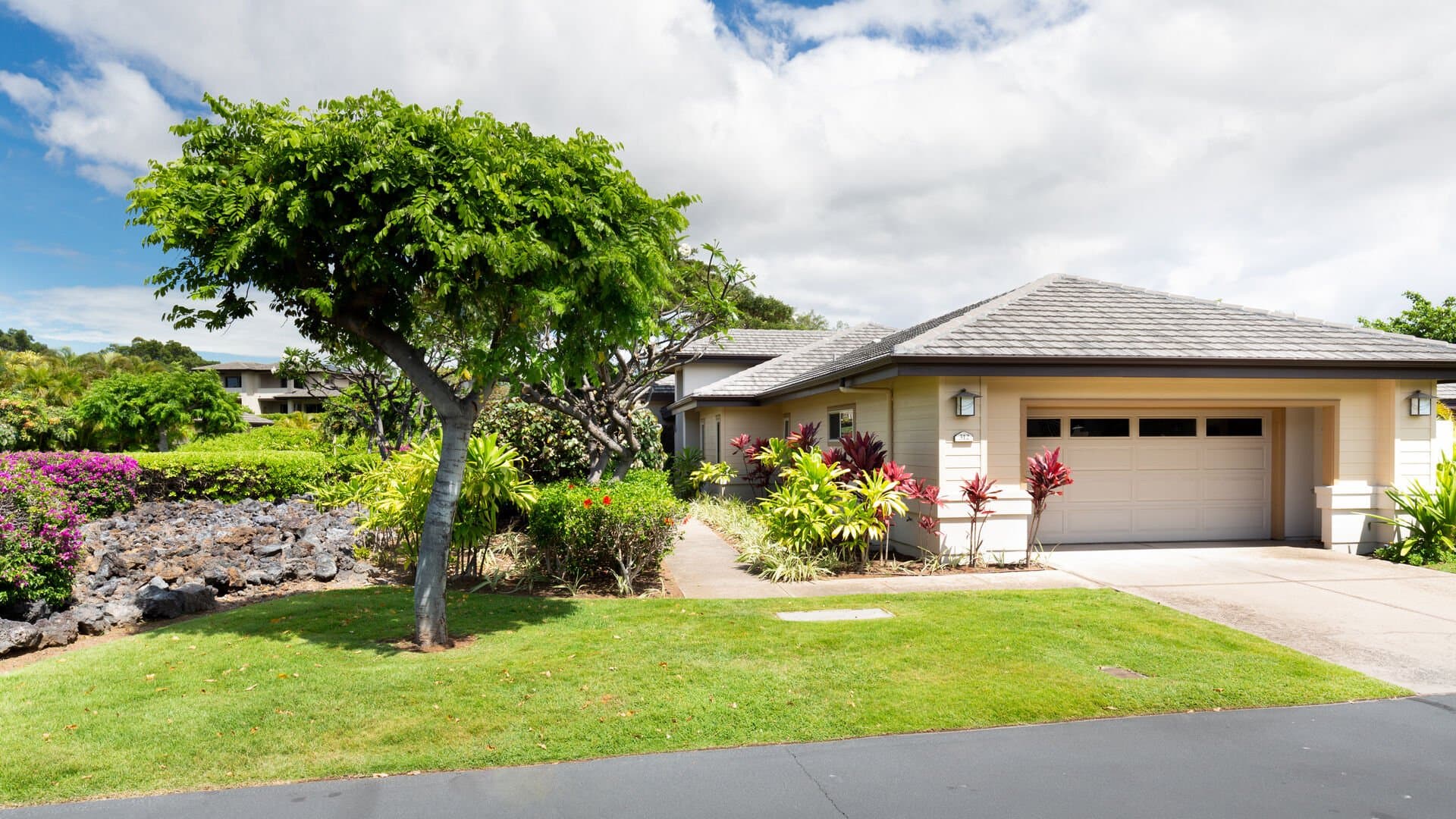 Hale Kanani - Image 41