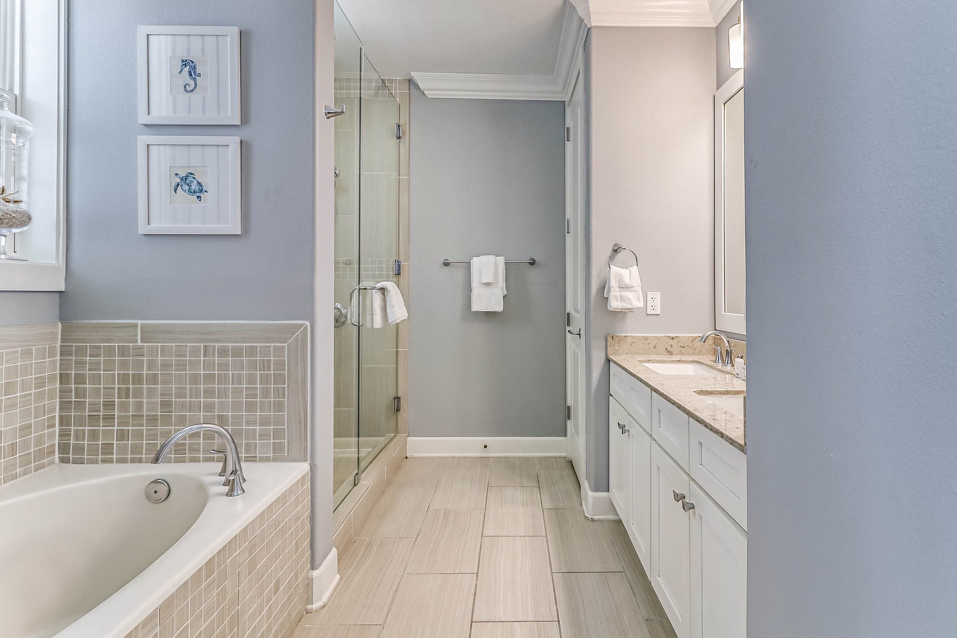 Blue Sea Gate Residence - Image 16