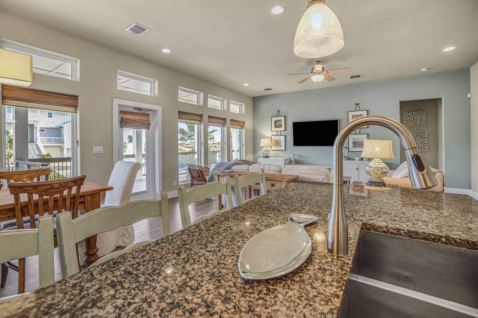 Gone Coastal House - Image 19