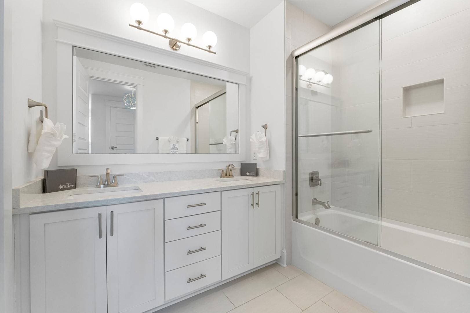 Palm Tree Paradise - Image 26