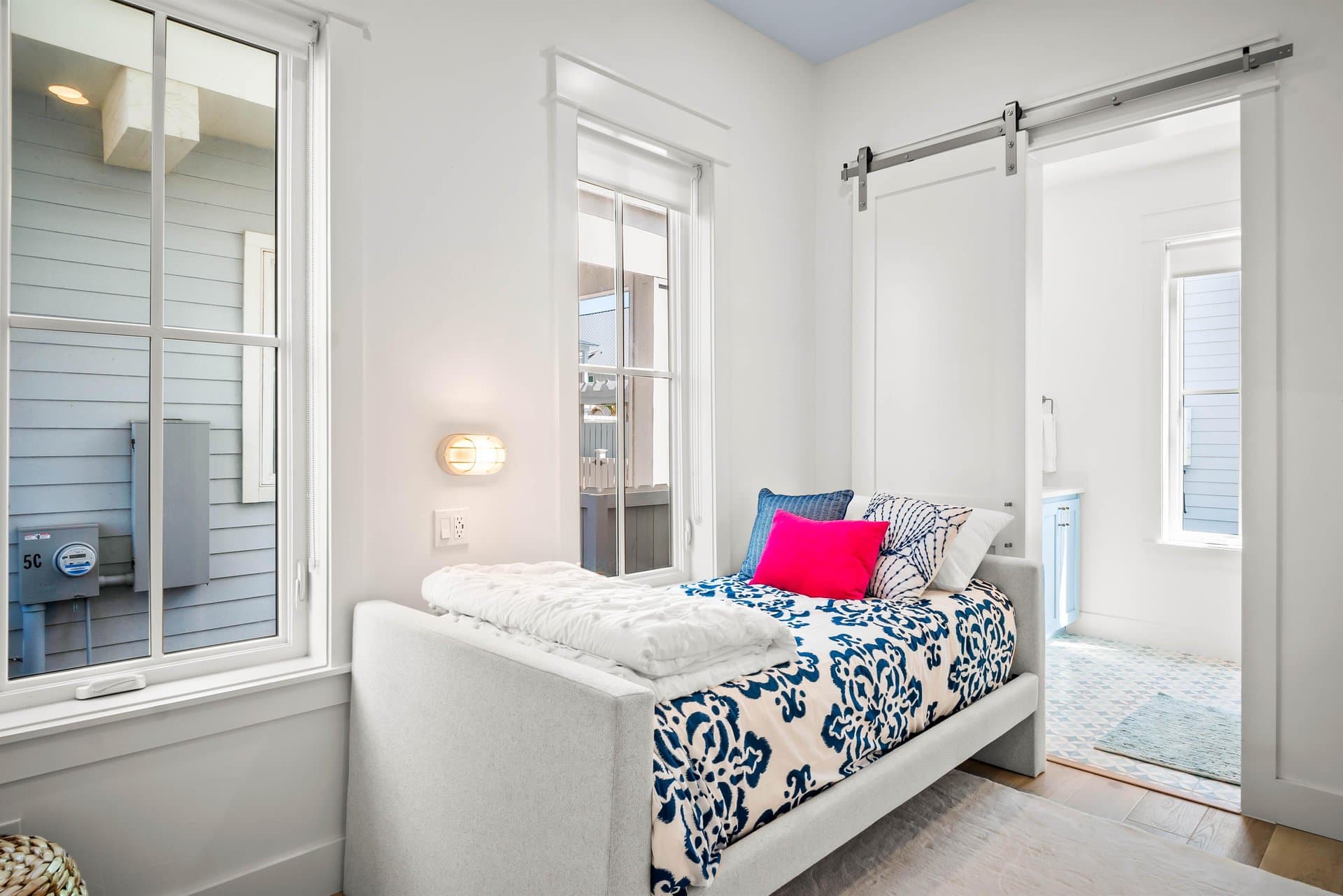 Let's "Glow" Girls - Image 11