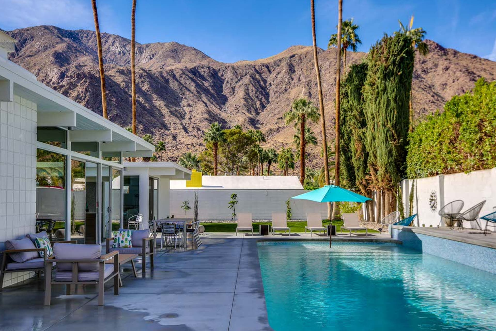 Regal Contemporary House - Image 27