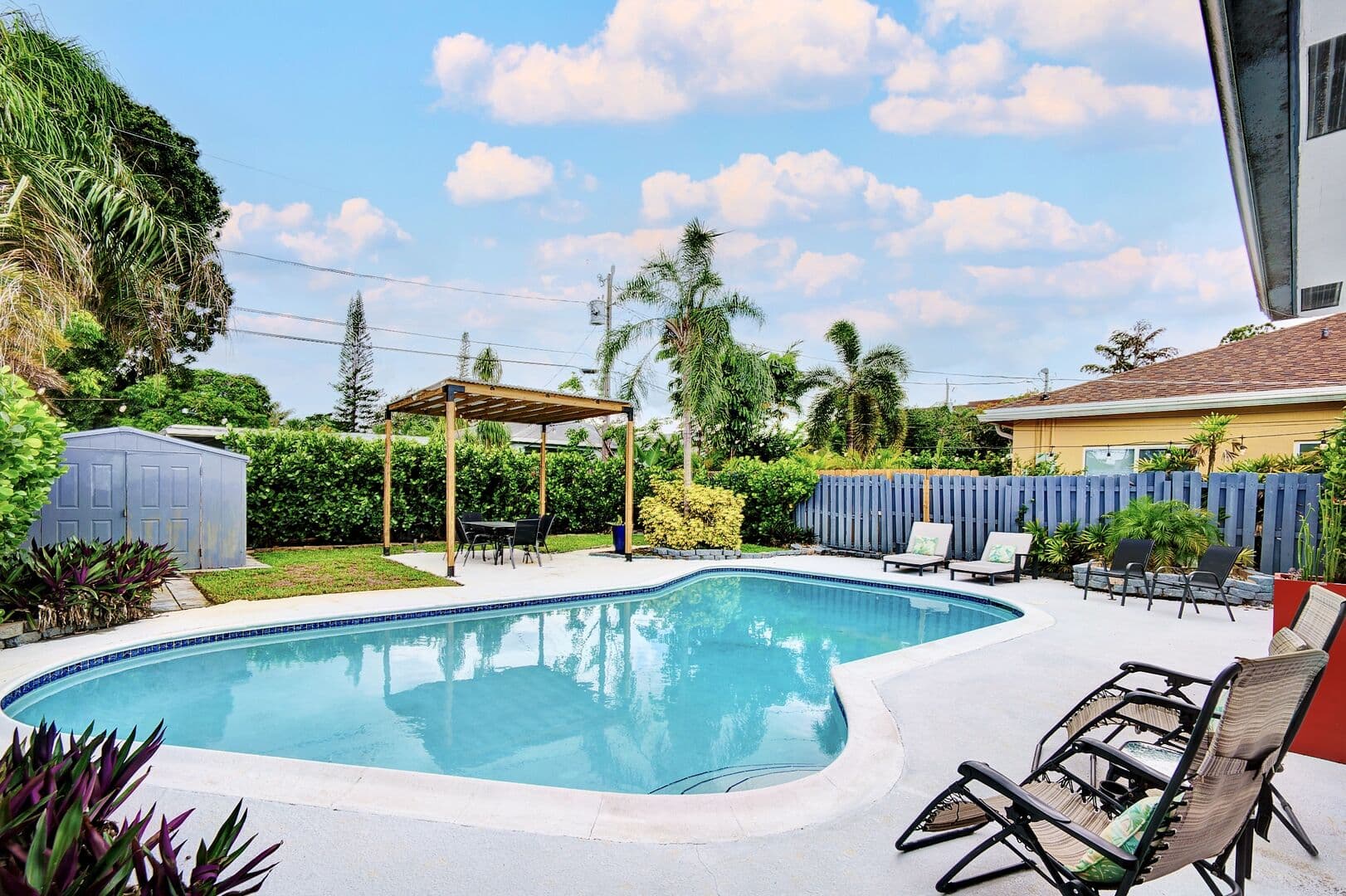 Wilton Manor - Image 2