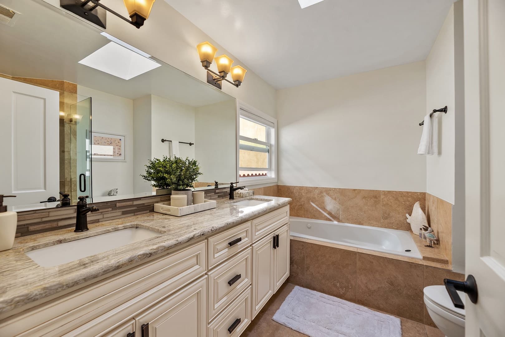 Del Mar Haven House - Image 14