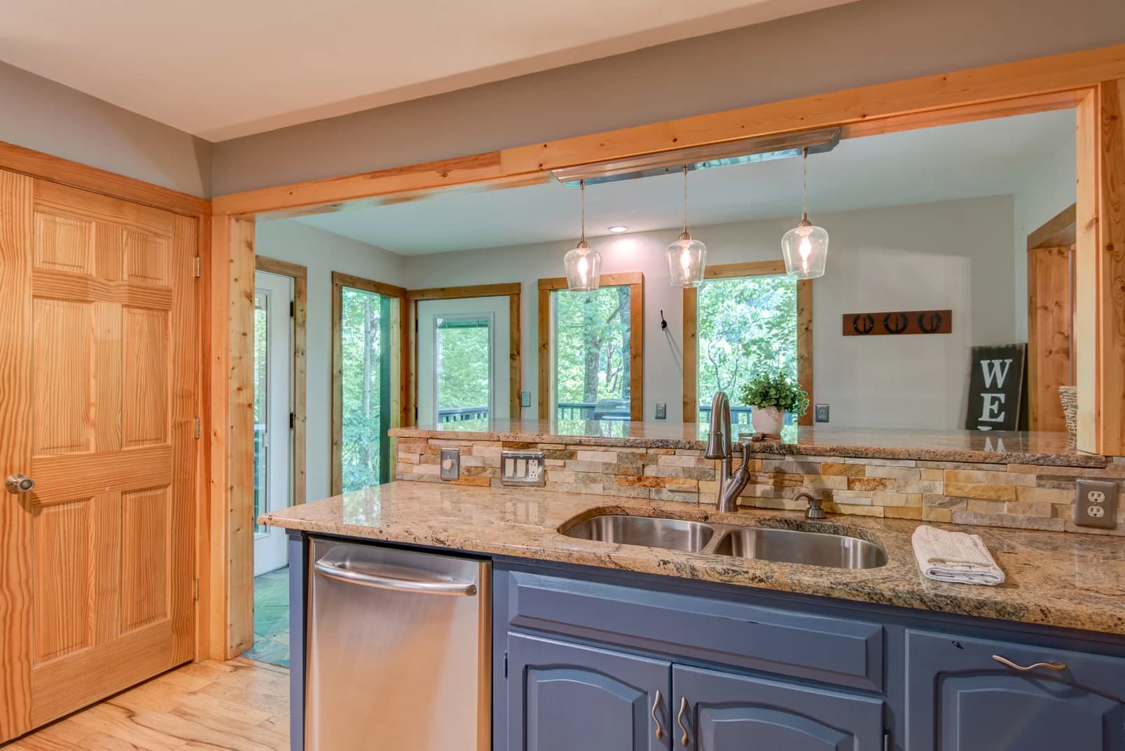 Paws a While - Image 15