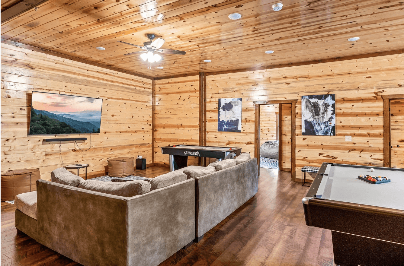 Smokey's Paradise - Image 10