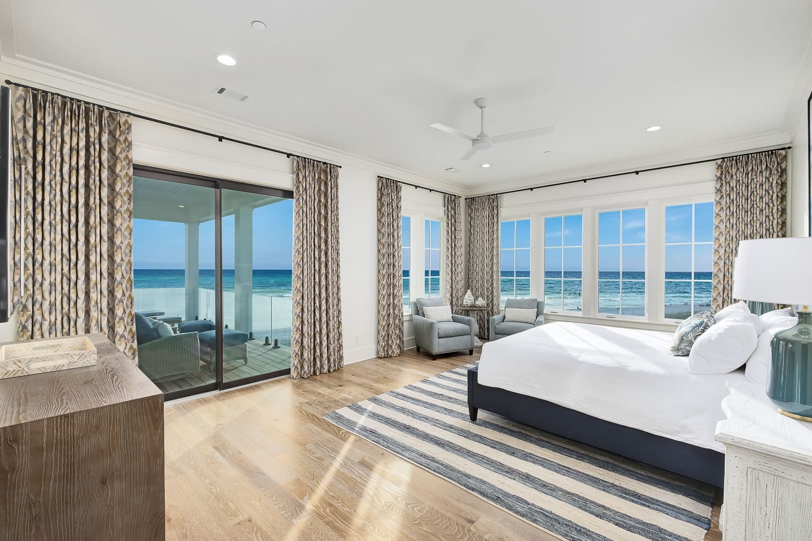 Emerald Le Luxe - Image 30