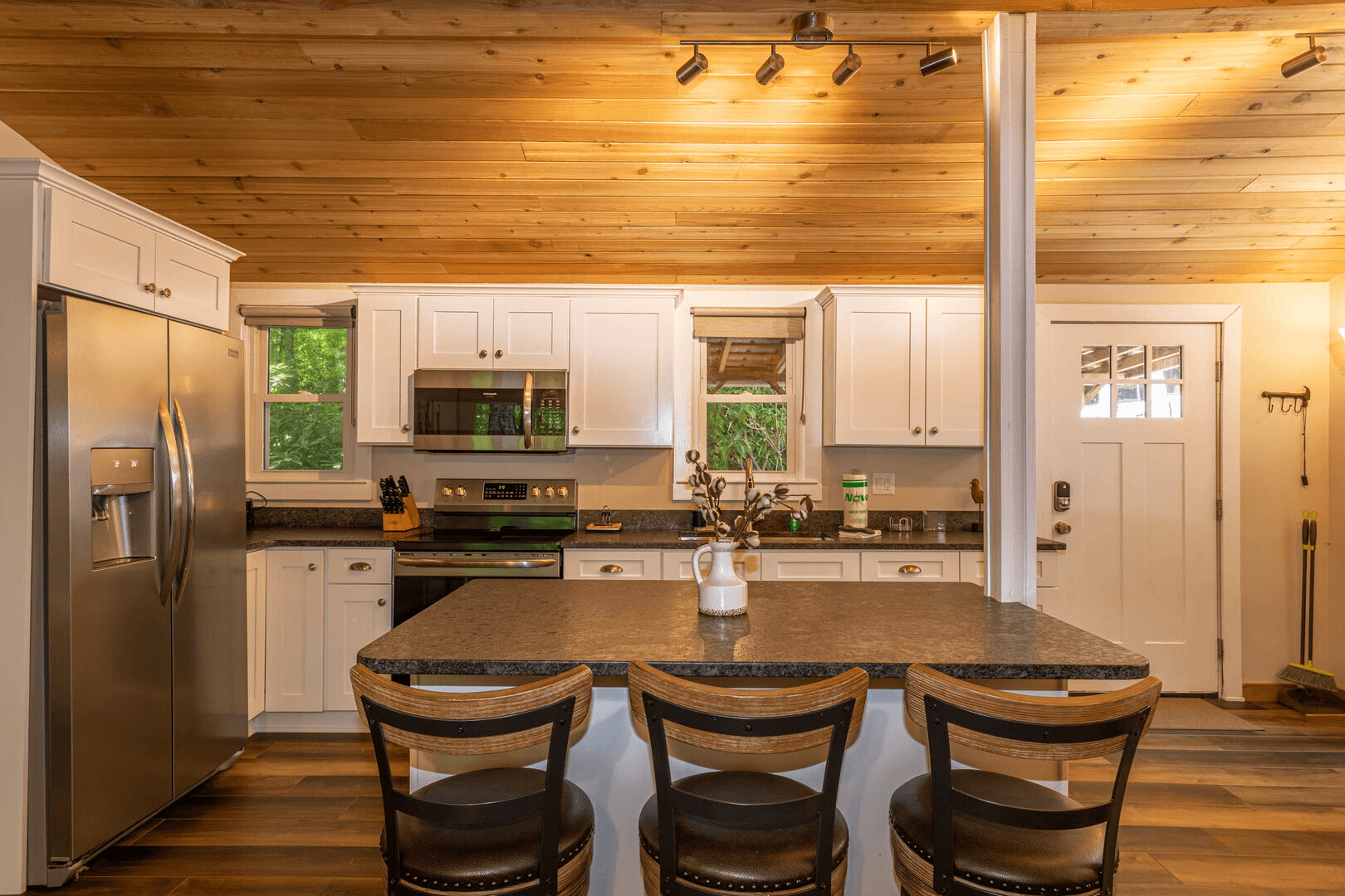 Cozy Cottage - Image 5