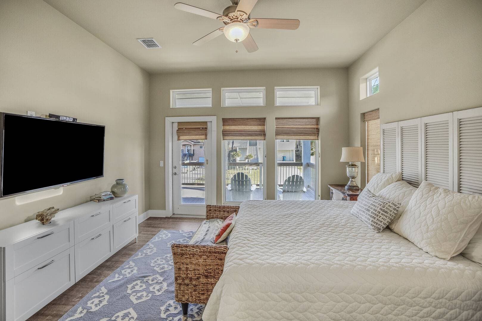 Gone Coastal House - Image 24