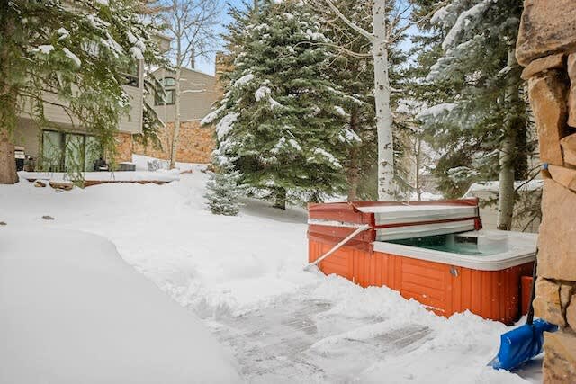 Stonebridge Condo - Image 2