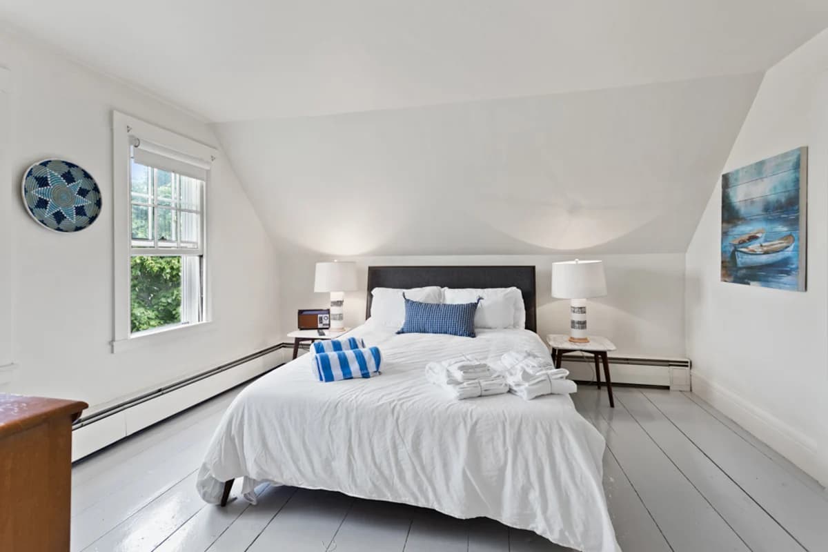 Chatham Farmhouse - Image 22