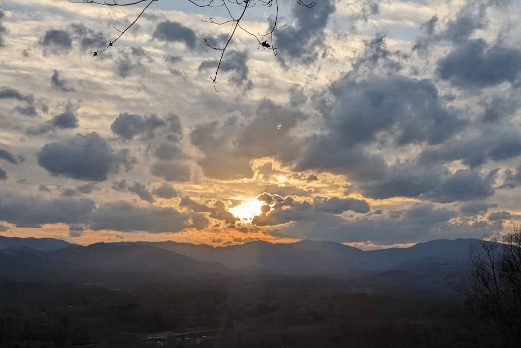 Black Bear Cabin - Image 39