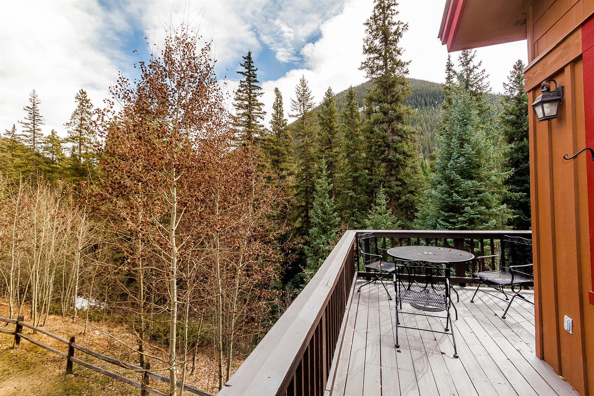 Treetop Haven Retreat - Image 4