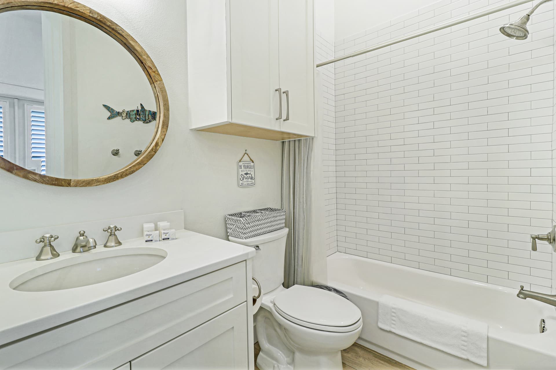 Pelican's Perch - Image 36