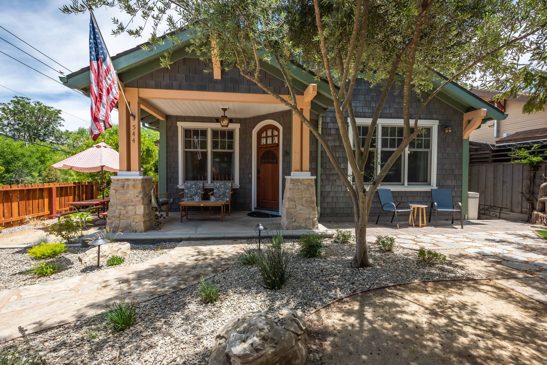 Crafty Oak Home - Image 23